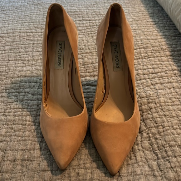Steve Madden Suede Pointed Toe Heel - Picture 1 of 2